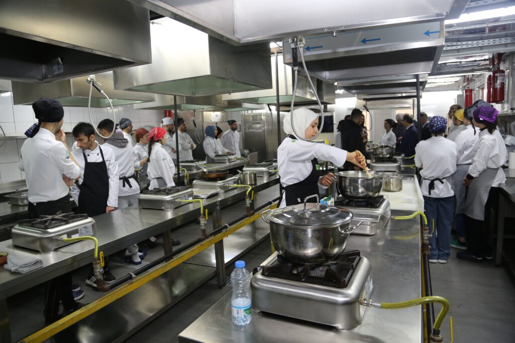 Gastronomi ve Mutfak Sanatları Bölümümüz 2022 Yılı Sürdürülebilirlik Haftası Kapsamında “Sıfır Atık ile Türk Mutfağı” Etkinliğini Gerçekleştirdi