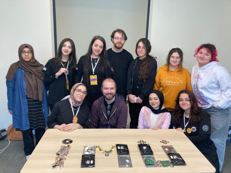 Sıfır Atıkta Şubat Ayı Teması E-Atıklar: Üniversitemizde Dört Ayrı Seminer ve Bir Atölye Gerçekleştirildi