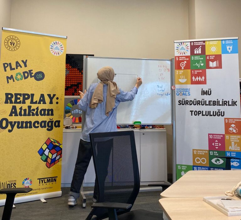 İMÜ’de Atıklar Oyuncağa Dönüşüyor:RePlay Sosyal Sorumluluk Projesi Başladı